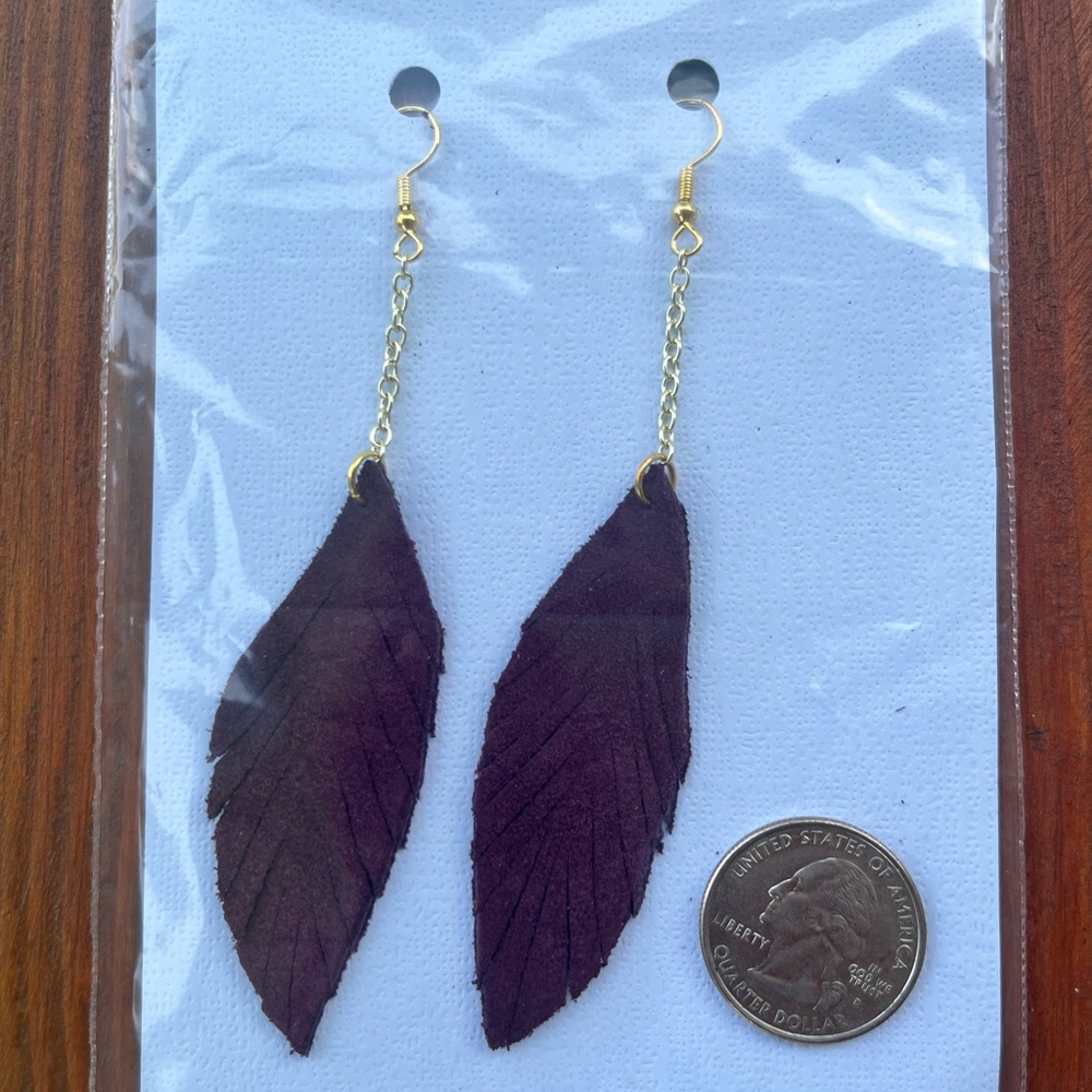 Handmade leather feather earrings - Picture 4 of 5